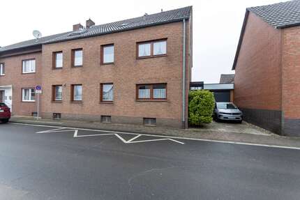 Haus zum Kaufen in Neuss 1.300.000,00 € 303 m²