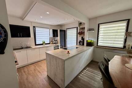 Haus zum Kaufen in Baden-Baden 629.000,00 € 237.4 m²