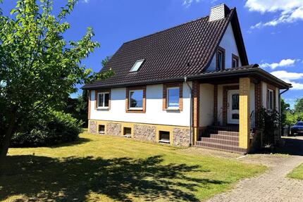 Einfamilienhaus - Dicke Wände, massiv gebaut, gepflegt, geräumig - Burow