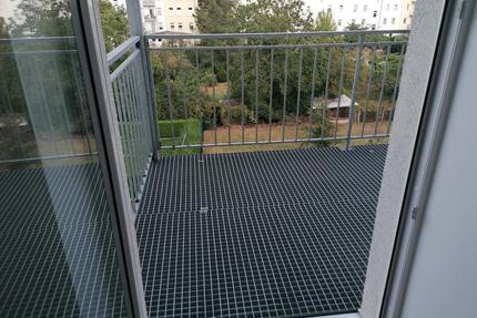 2-Zimmer Wohning mit Einbauküche und Balkon. Zentrum - Brandenburg an der Havel