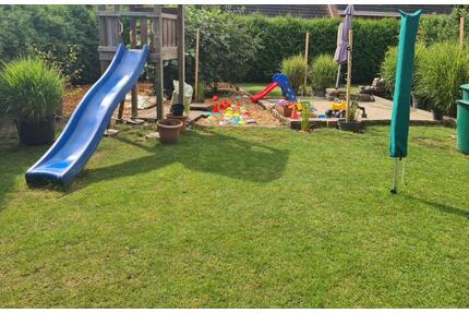 Massives Einfamilienhaus mit Garten, Garage und Carport - Hannover Buchholz-Kleefeld