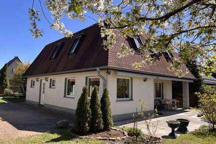 Haus zum Kaufen in Altlandsberg 595.000,00 € 216 m²