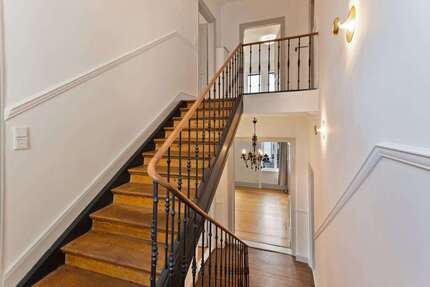 Haus zum Kaufen in Wiesbaden 2.190.000,00 € 314 m²