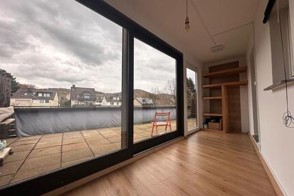 2-Zimmer-Wohnung mit Wintergarten & großem Dachbalkon Brackwede - Bielefeld