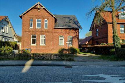 Haus in Toplage auf großem Grundstück, sanierungsbedürftig - Otterndorf