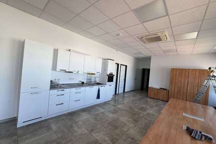 Büro in Backnang 1.410,00 € 141 m²