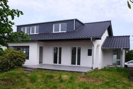 Haus zum Mieten in Rösrath 2.600,00 € 222.8 m²
