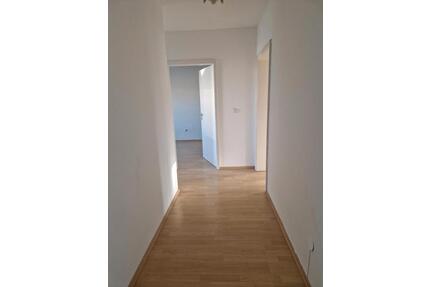 Lichtdurchflutete 2-Zimmer-Wohnung mit Westbalkon- provisionsfrei - Germering