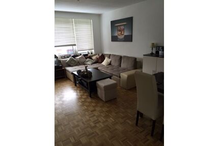3-Zimmer-Wohnung mit Balkon, Loggia - Stuttgart