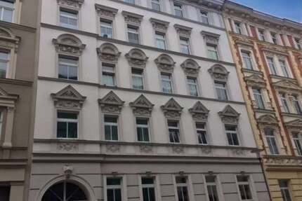Wohnung zum Mieten in Halle 372,00 € 47.14 m²