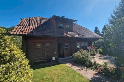 Charmantes Holzhaus - 285.000,00&nbsp;EUR Kaufpreis, ca.&nbsp; 140,00&nbsp;m&sup2; in Hardegsen (PLZ: 37181)