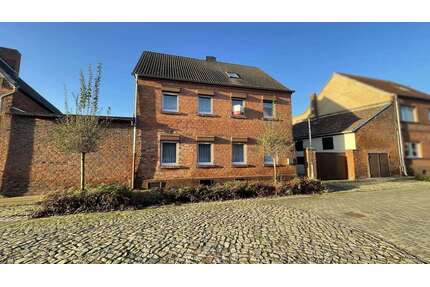 Haus zum Kaufen in Wolmirsleben 75.000,00 € 125 m²