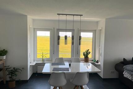 3,5-Zimmer Wohnung in BrackenheimHausen in Feldrandlage