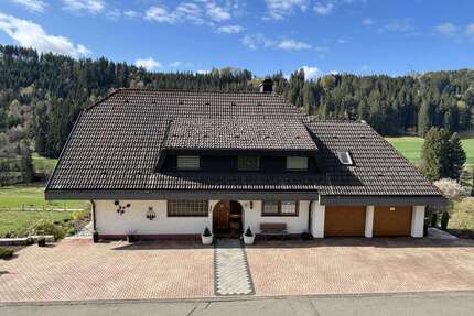 Haus zum Kaufen in Lenzkirch 480.000,00 € 250 m²