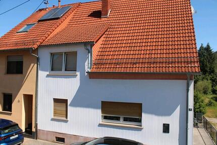 Doppelhaus in Queidersbach mit 3 Wohnungen