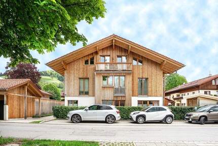 Der See zum Greifen nahe. Erdgeschosswohnung in Süd-Ausrichtung. - Schliersee