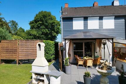 Modern. Reihenendhaus mit großen Grundstück, Garage & Terrasse - Osterholz-Scharmbeck