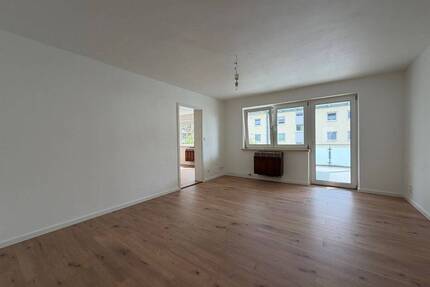 3,5-ZKB teilsaniert mit großen Balkon und Keller in Kissing