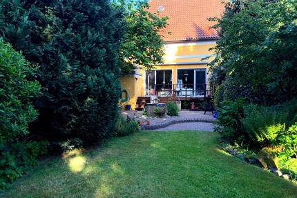 Charmantes ZFH mit schönem Garten im Zentrum von Lage