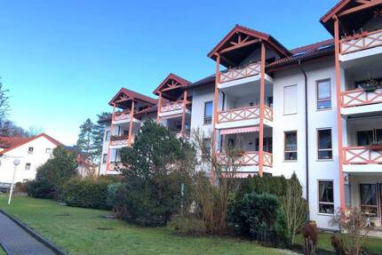 Attraktive, vermietete 3-Raum-Wohnung mit Balkon und TG-Stellplatz in Freital-Hainsberg