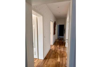 4 Zimmer Wohnung in Barmen - 850,00&nbsp;EUR Kaltmiete, ca.&nbsp; 100,00&nbsp;m&sup2; in Wuppertal (PLZ: 42281) Sedansberg