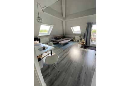 3,5 Zimmer Wohnung mit Einbauküche, Balkon und Garagenstellplatz - Idstein