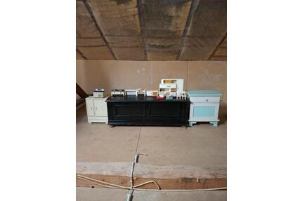 Truhe,schwarz,mit zu öffnendem Deckel,134×47×47 cm - Rotthalmünster