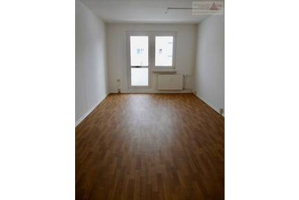 Helle 3-Raum-Wohnung im Erdgeschoss mit Balkon in Klingenberg!