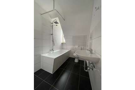 Wohnung zum Kaufen in Wilhelmshaven 49.000,00 € 48.78 m²