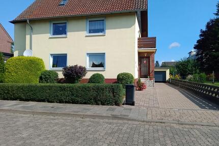Attraktives Mehrfamilienhaus mit Seeblick und großem Garten - Stadthagen