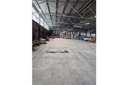 12.000 m² Grundstück + 2 riesige Hallen mit 4.640 m² Grundfläche - Nienburg (Saale)