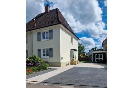 Zentrale Doppelhaushälfte - 450.000,00&nbsp;EUR Kaufpreis, ca.&nbsp; 120,00&nbsp;m&sup2; in Weil am Rhein (PLZ: 79576)