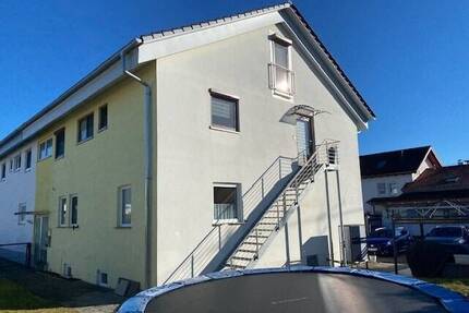 Modernisierte Doppelhaushälfte mit zwei großzügigen Wohnungen Wohnen auf drei Ebenen - Pfullendorf Mottschieß