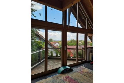Lichtdurchflutete Maisonette mit Fernblick und Balkon - Gerolsheim
