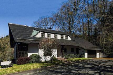 Großzügiges Einfamilienhaus in idyllischer Waldrandlage! - Homburg Kirrberg