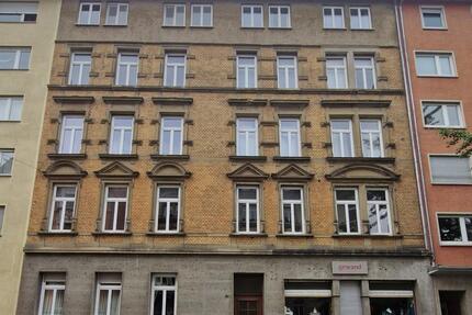 Stilvolle 2,5-Zi-DG-Eigentumswohnung im Herzen von Stuttgart West