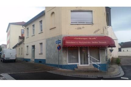 Haus mit Wohnung und Gewerbe zu verkaufen auch Mitkauf - Südliches Anhalt Pfaffendorf