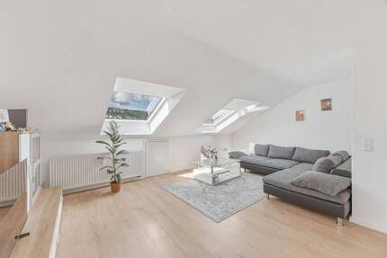 PROVISIONSFREI: renovierte & hübsche 2-Zimmer-Wohnung in guter Lage - Gerlingen