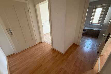Wohnung zum Mieten in Chemnitz 245,00 € 36.73 m²