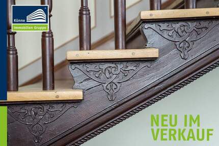 Zeitnah bezugsfreie 2-Zimmer-Wohnung im Dachgeschoss mit Terrasse und klassischen Stuckdetails - Leipzig Südvorstadt