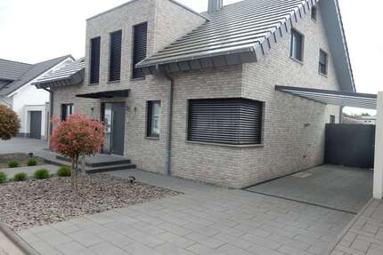 Haus zum Kaufen in Erftstadt, Nordrhein-Westfalen 935.000,00 € 188.82 m²