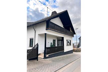 Großzügiges Einfamilienhaus - 259.000,00&nbsp;EUR Kaufpreis, ca.&nbsp; 240,00&nbsp;m&sup2; in Peterswald-Löffelscheid (PLZ: 56858)