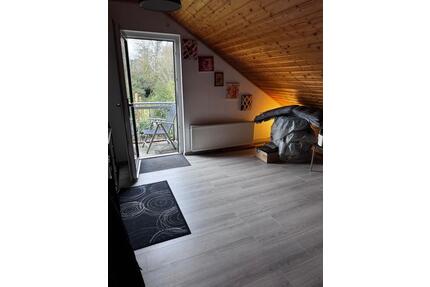 Dachgeschosswohnung in Rastede - 660,00&nbsp;EUR Kaltmiete, ca.&nbsp; 90,00&nbsp;m&sup2; in Rastede (PLZ: 26180)