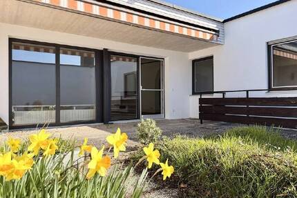 Bungalow-Reihenhaus mit Terrasse und geschütztem Gartenbereich in Stephanskirchen