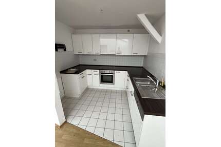 Wohnung zum Mieten in Werdau 750,00 € 143 m²