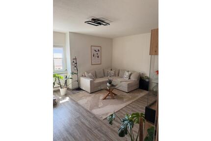 sehr schöne 2 Zimmer-WE mit Fahrstuhl, Balkon und tollem Ausblick - Neustrelitz