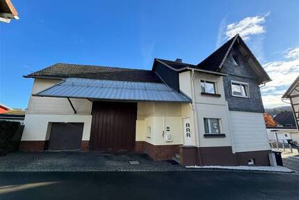 Gemütlich modernisiertes Einfamilienhaus mit Scheune in Holzhausen! - Dautphetal