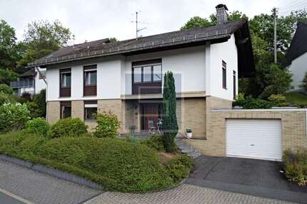 Haus zum Kaufen in Siegen 398.000,00 € 222 m²