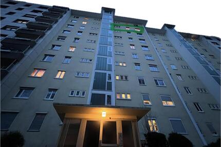 VON PRIVAT! 3,5-Zimmer-Wohnung mit Aufzug, Balkon und Garage - Saarbrücken