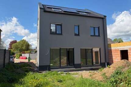 Haus zum Mieten in Duisburg 2.150,00 € 180 m²